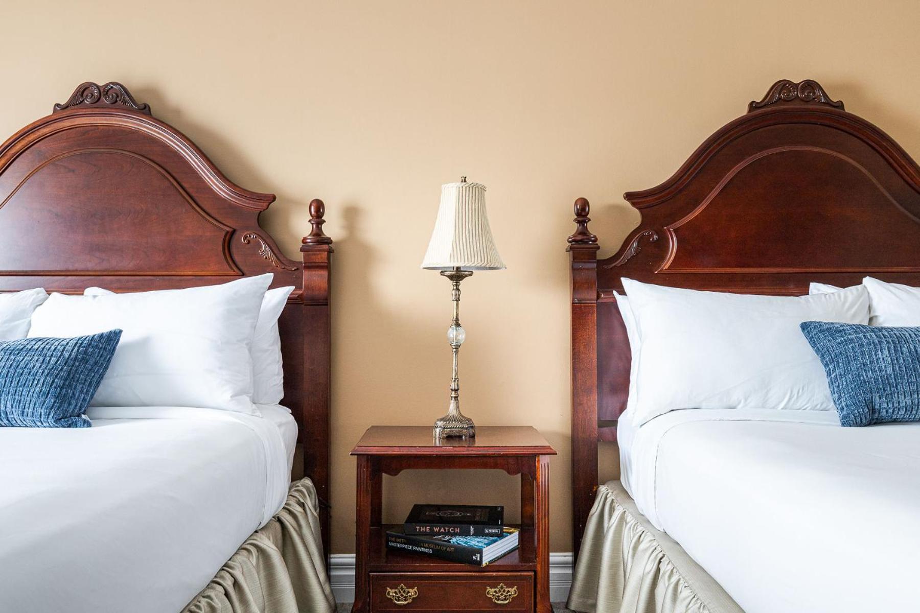 Old Stone Inn Boutique Hotel Niagara Şelalesi Dış mekan fotoğraf